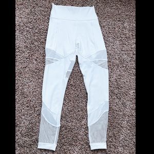 white lululemon leggings